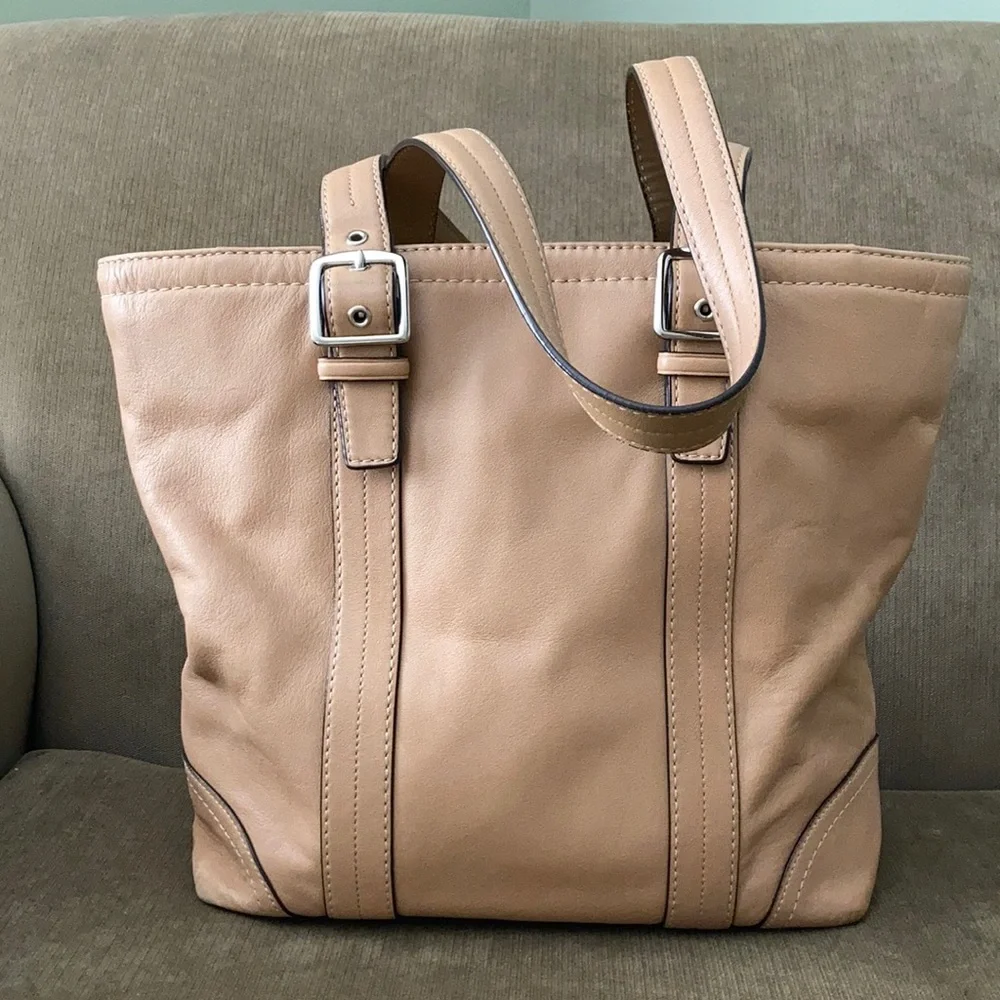 Coach Shoulder Bag - Picture 2 of 6